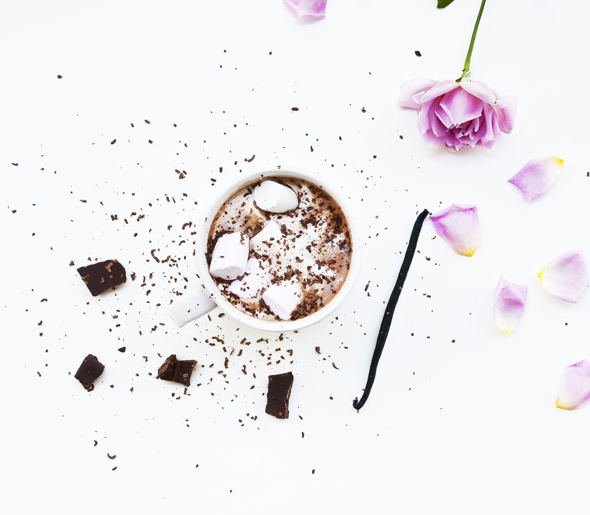 Baccello di vaniglia con cacao e rosa: come bilanciare i profumi gourmand