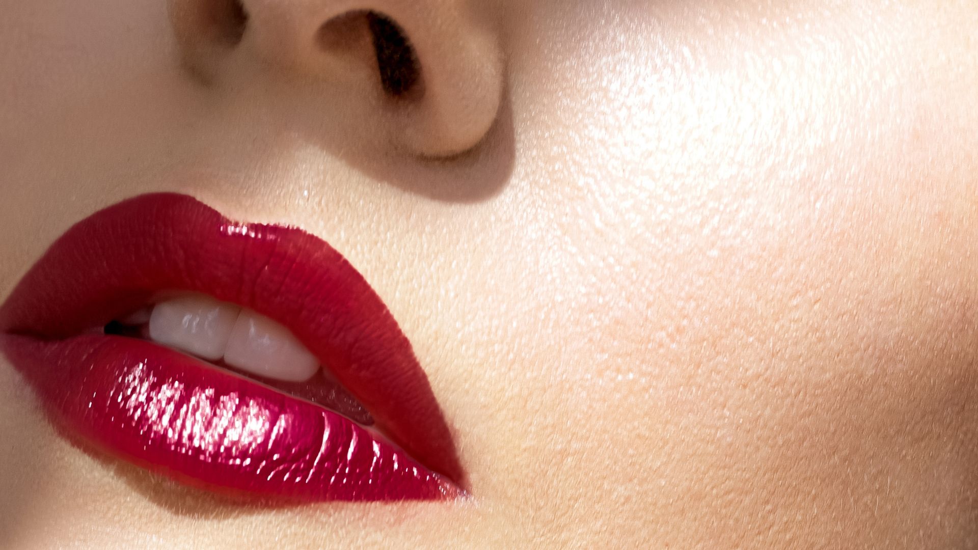 Come mettere il rossetto sulle labbra sottili