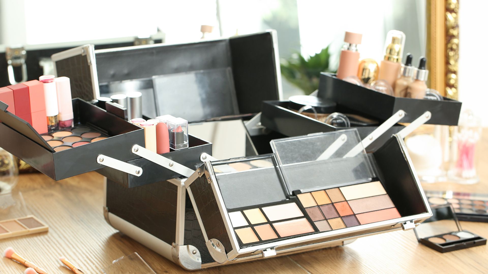 Cosa deve esserci nel beauty case: la lista completa