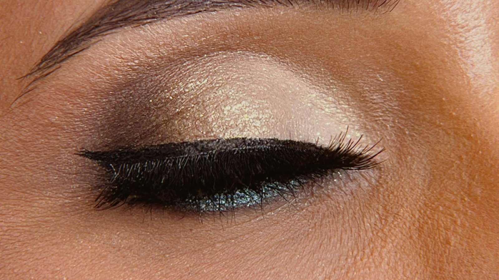 Mascara con scovolini diversi