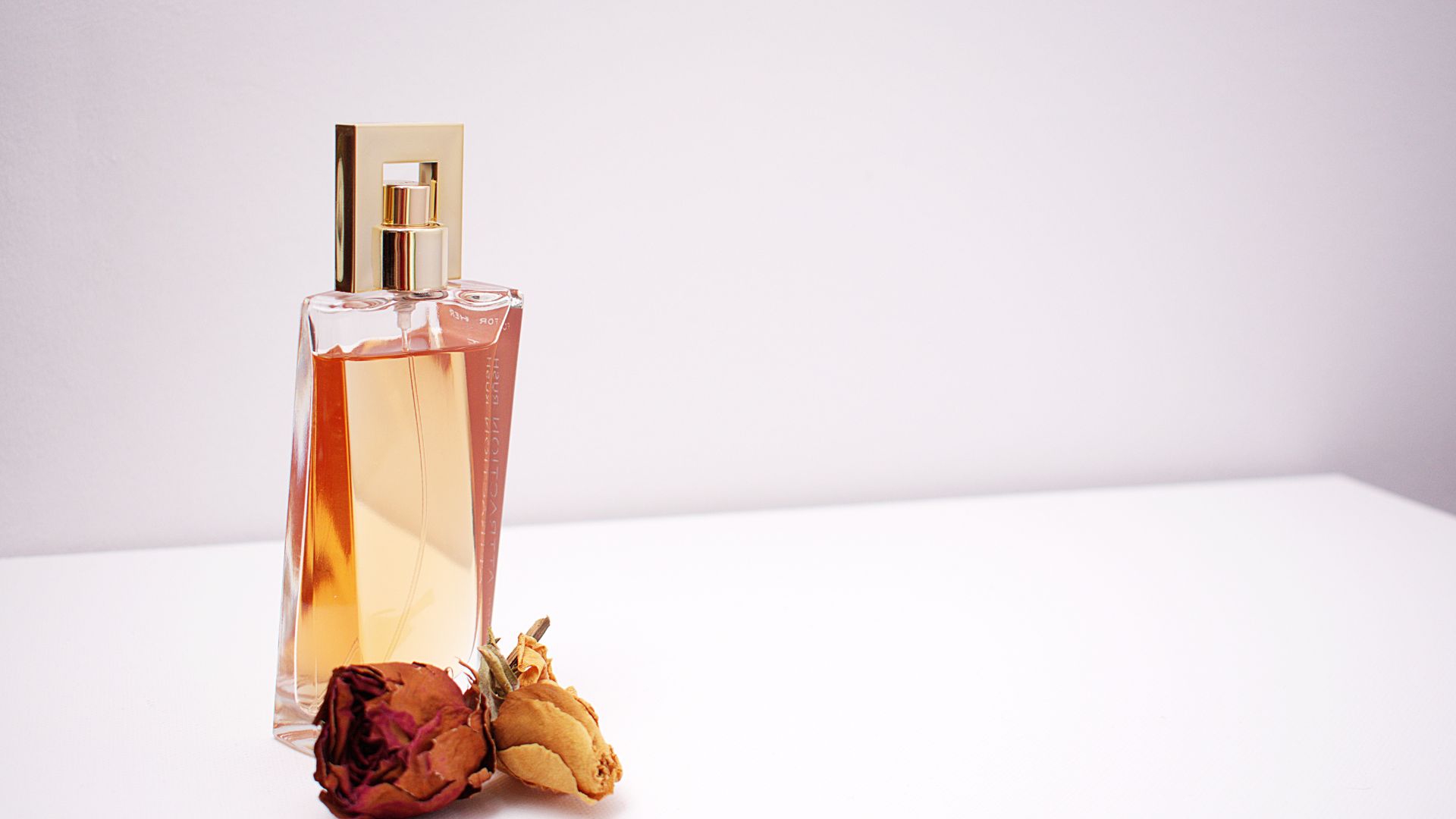 Profumi che sanno di pulito: freschezza di bucato e muschio bianco
