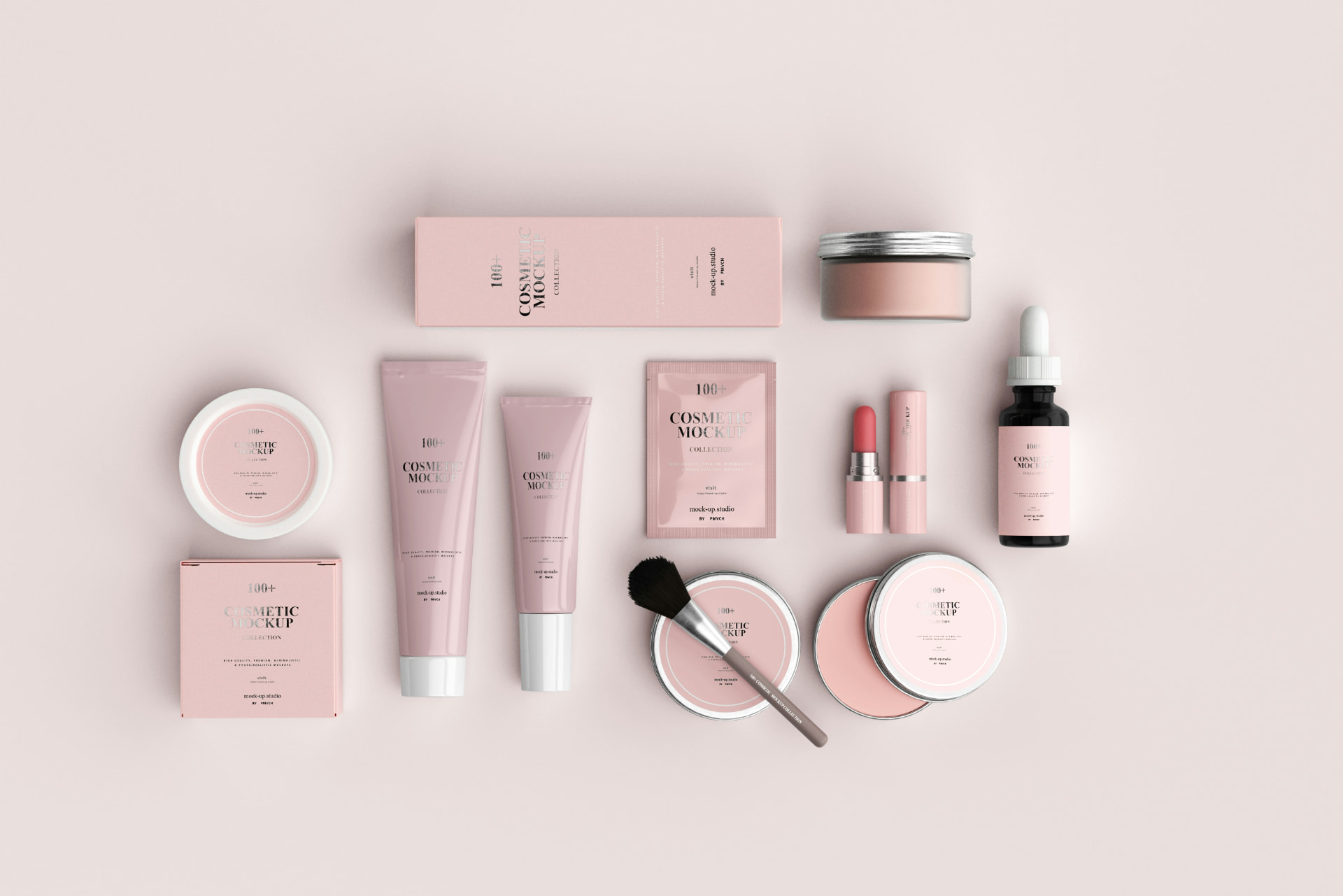 Flat lay di prodotti skincare rosa: siero contagocce, creme in tubetto, vasetti e rossetti