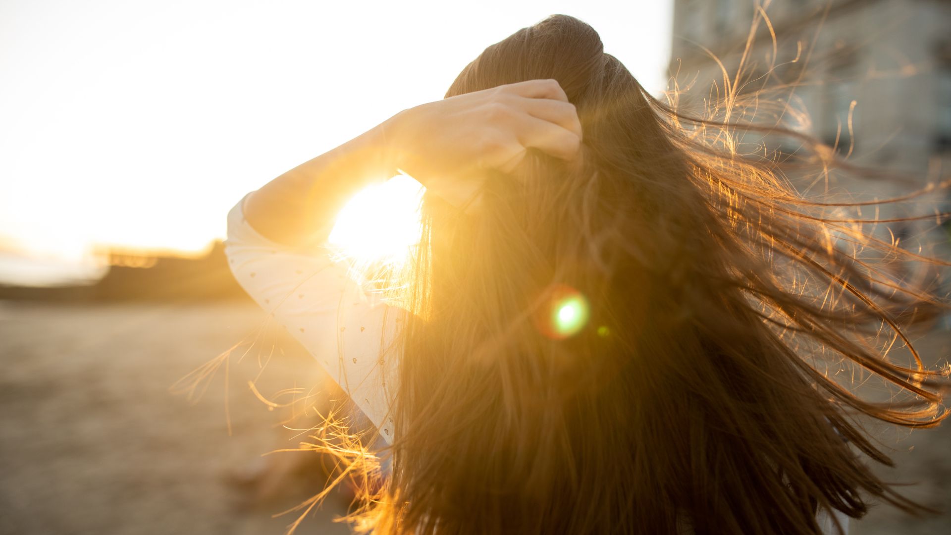 Profumi per capelli: cosa sono e come usarli