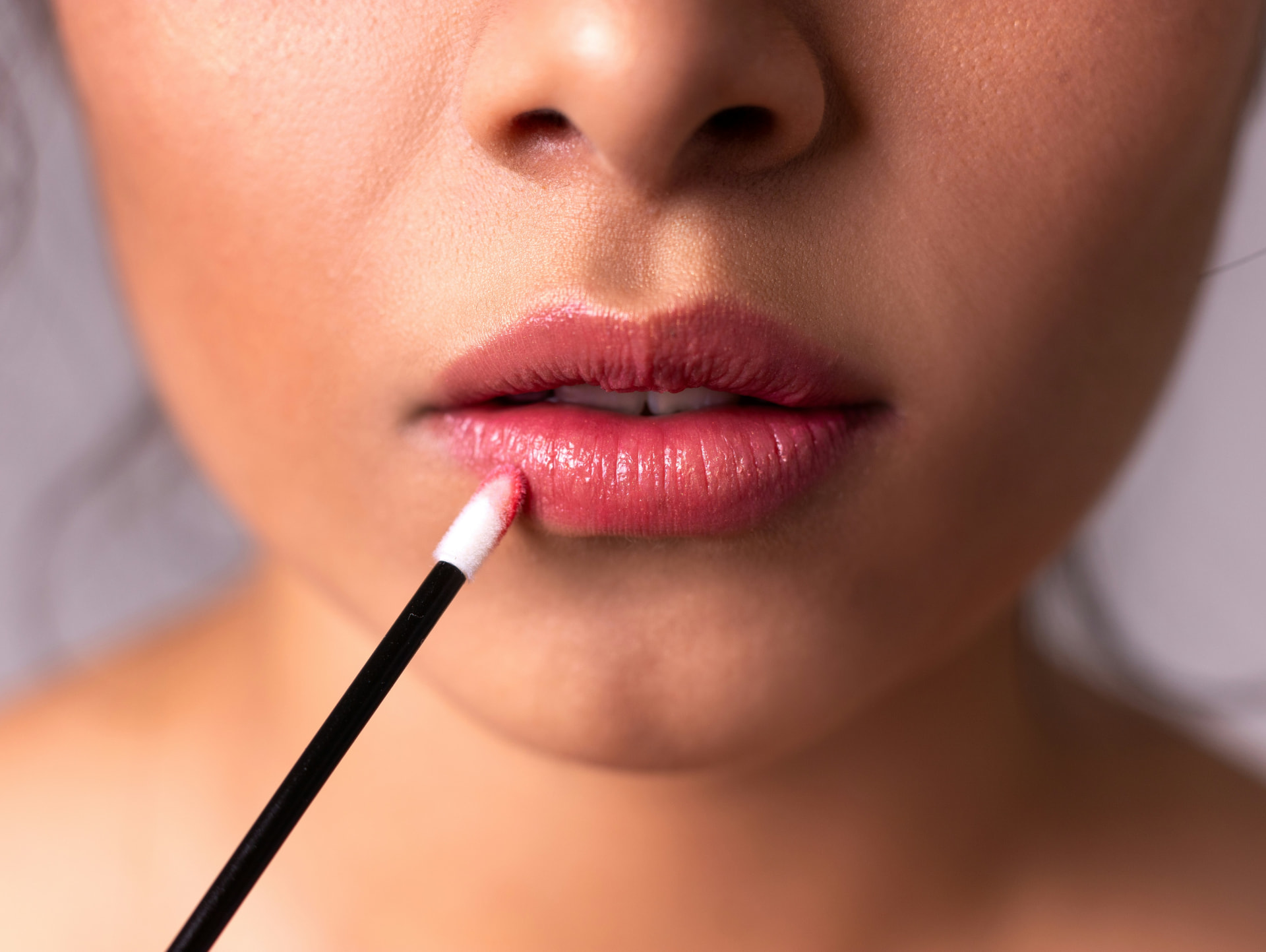 Maschera viso in tessuto: benefici, uso e come sceglierla
