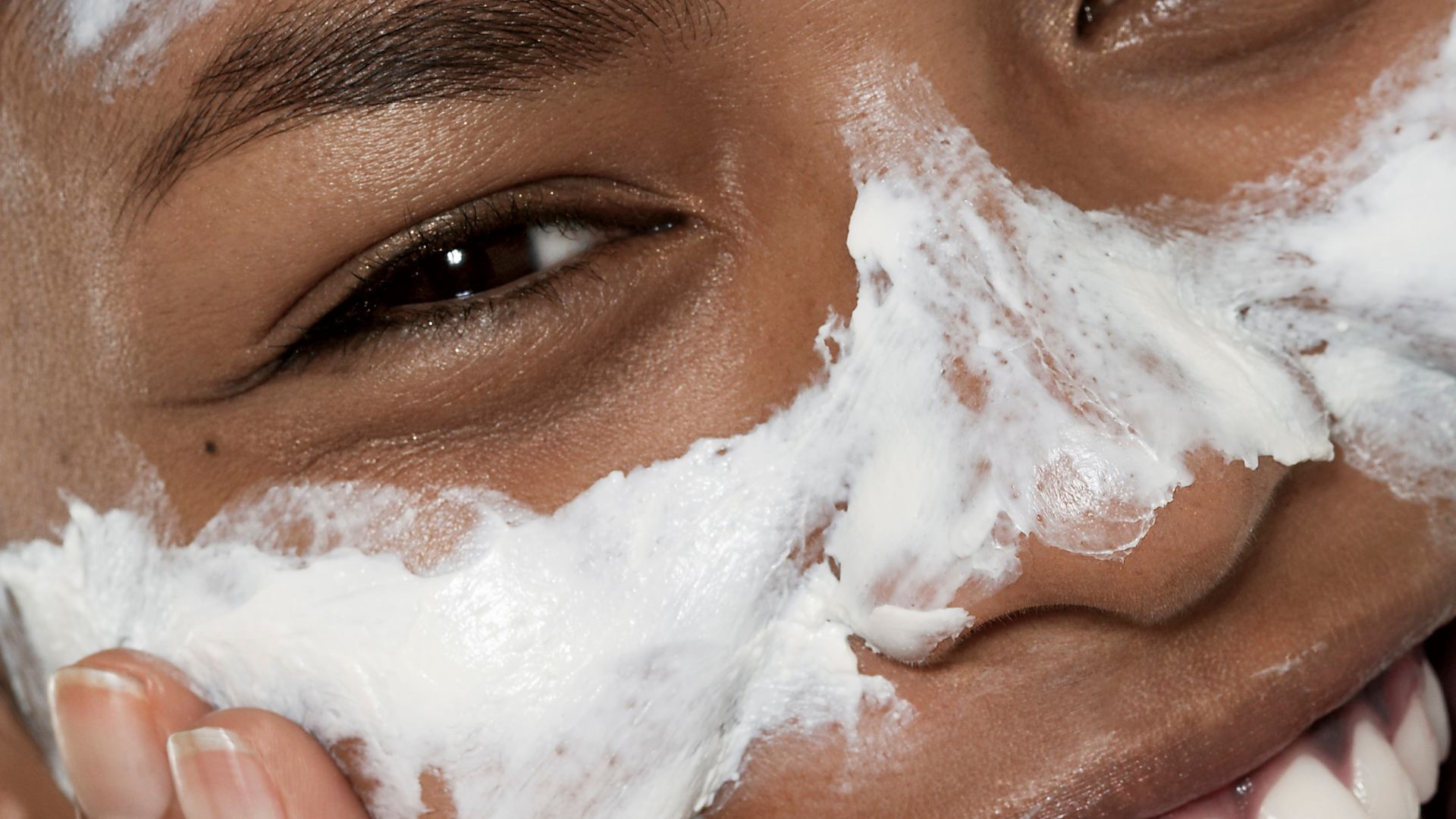 Detergente viso in gel, crema o olio: quale scegliere
