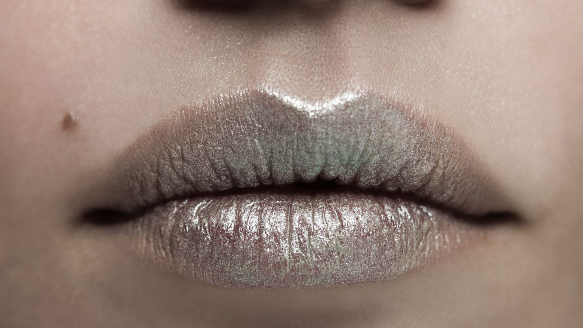 Trucco argento o oro: il metallizzato giusto per te