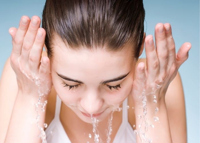 Come struccarsi senza latte detergente
