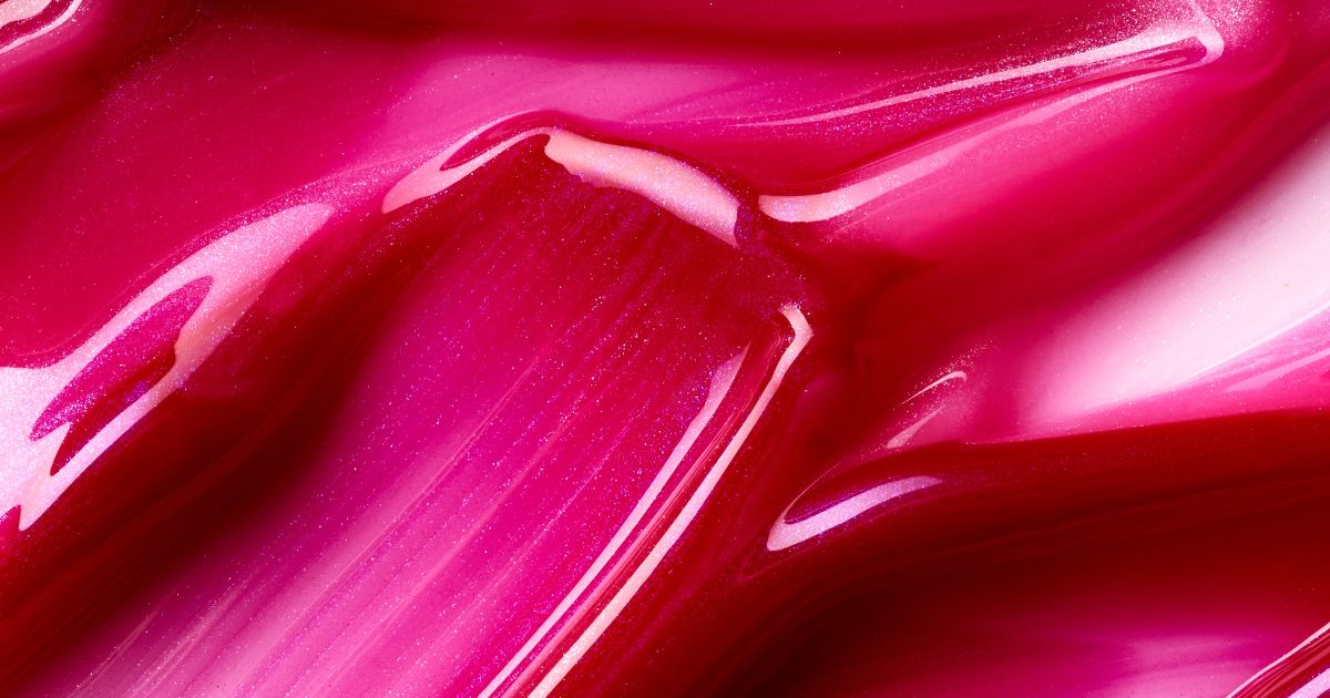 Shiseido shimmer gel gloss con tonalità uniche e finiture multidimensionali