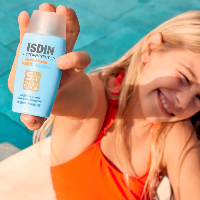 Isdin Creme Solari Viso Fusion Water MAGIC Pediatrics SPF 50 Protezione solare ultraleggera per il viso