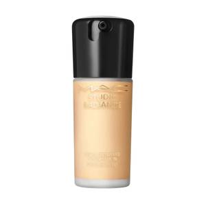 Studio Radiance Serum-Powered Foundation 30 ml Radiance ser.nc20