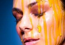 Trattamento viso contro le acne a base di miele